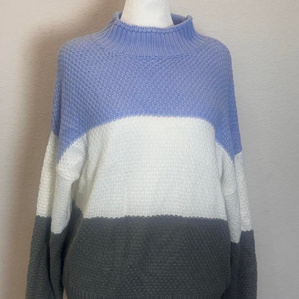 Zesica blue white and gray